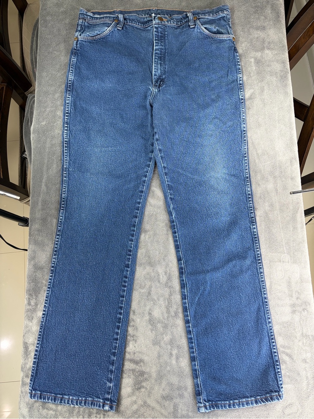 Wrangler Classic Men Straight Leg Blue Jeans 40x34